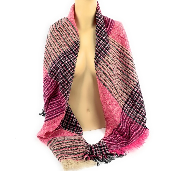 Plaid Blanket Scarf - Picture 5 of 9